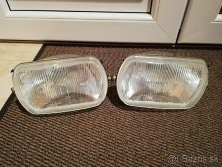 Škoda 105 svetlá predné