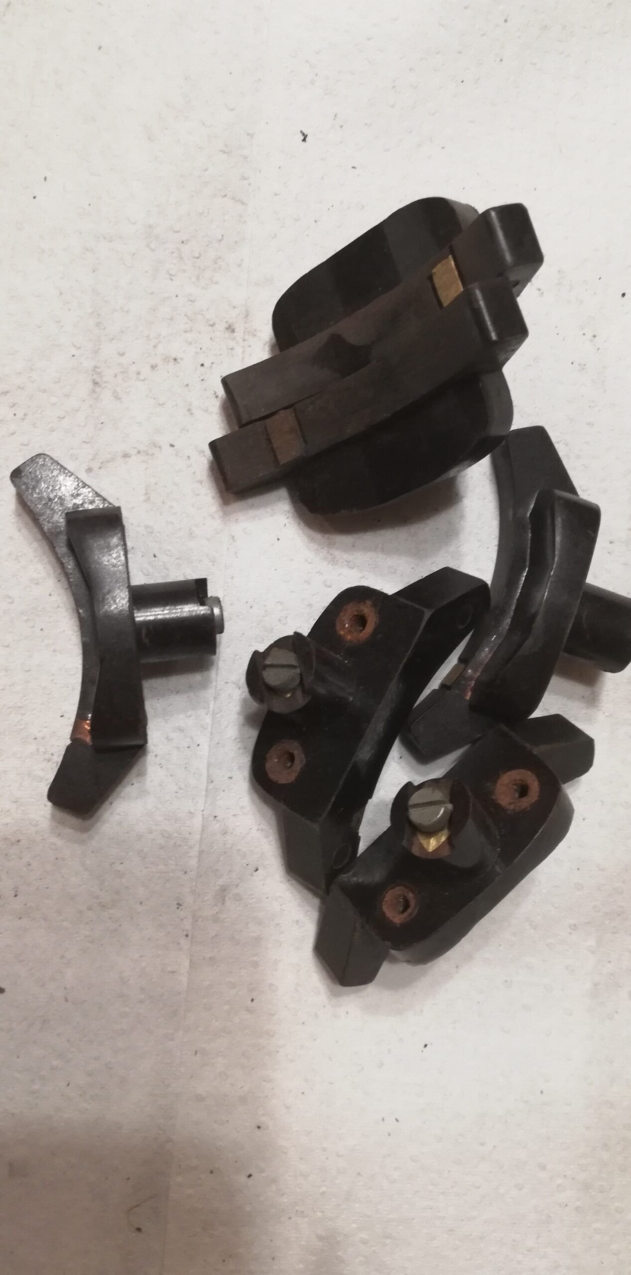 Jawa, ČZ – kontaktnice neutrálu